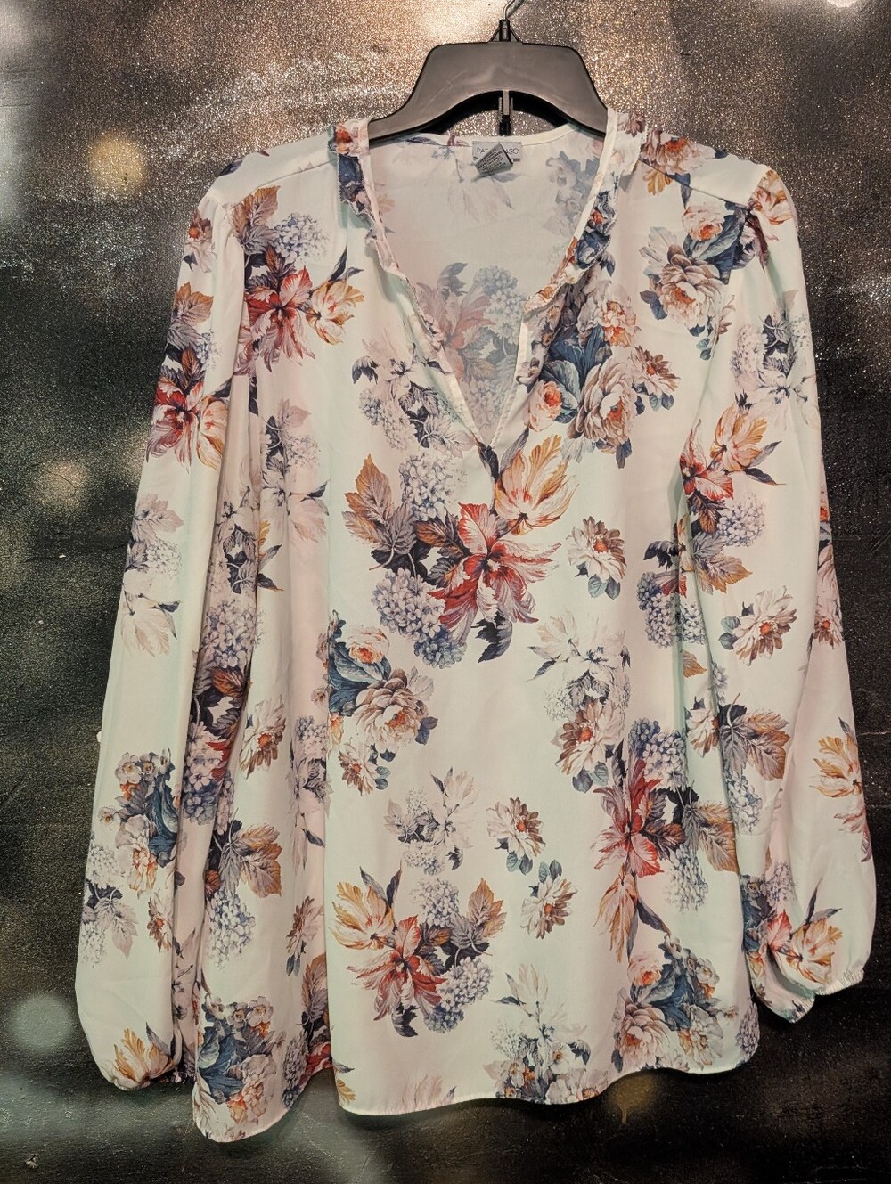 Paraphrase White Floral V-Neck Long Sleeve Blouse